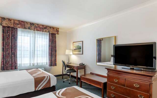 Quality Inn & Suites Garden of the Gulf