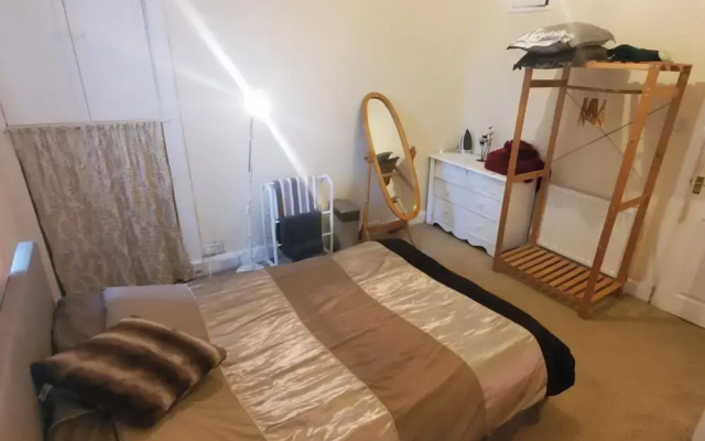 Flat in Glasgow,close to all Local Amenities,