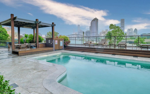 River Plaza Apartments