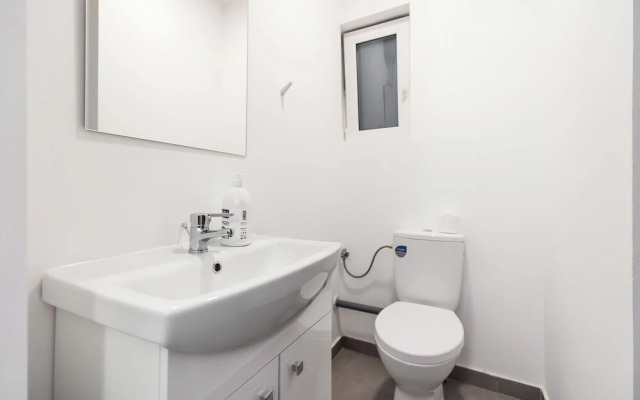 Bucharest Studios Dubai Room
