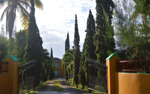 Stunning 3-bedroom House in Ocho Rios Upton