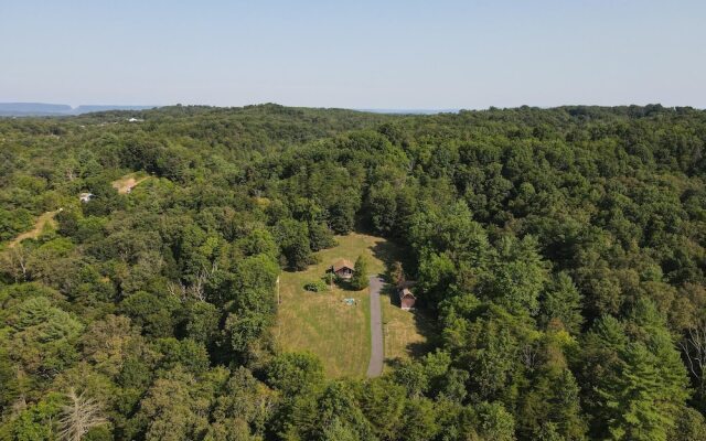 Whispering Hills - Couples Getaway