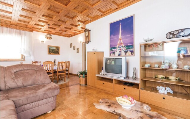 Awesome Home in Bregi With Wifi and 2 Bedrooms