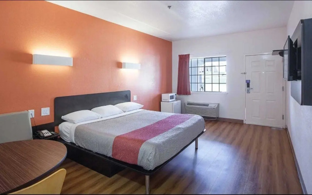 Motel 6 Bedford, TX - Fort Worth