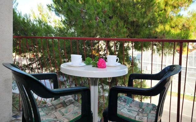 Mirko - 100m From the sea - A2