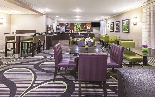 La Quinta Inn & Suites by Wyndham N Little Rock-McCain Mall