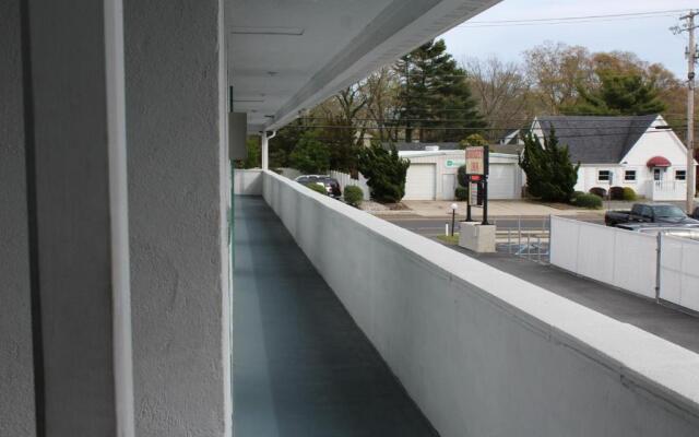 Budget Inn Motel Suites