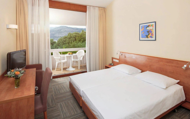 Valamar Tirena Hotel