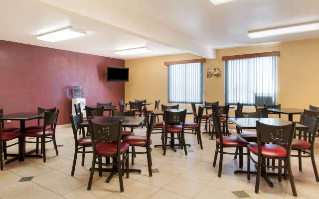 Rodeway Inn & Suites