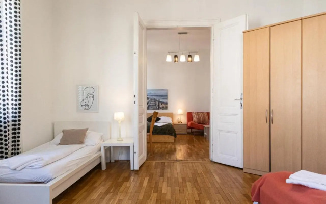 Simple Apartment near Wiener Stadthalle
