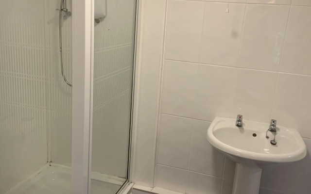 The Halfway House Pub and Kitchen