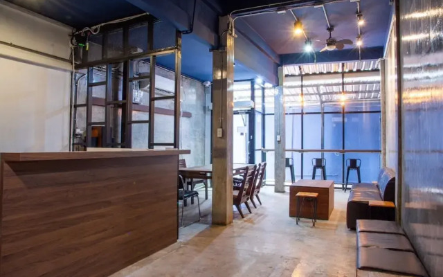 AREA81 HIDEOUT Hostel