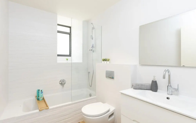 The Pearl of Nachlaot Apartments