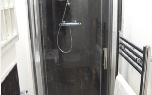 Beautiful 1-bed Apartment Situated in a Mansion