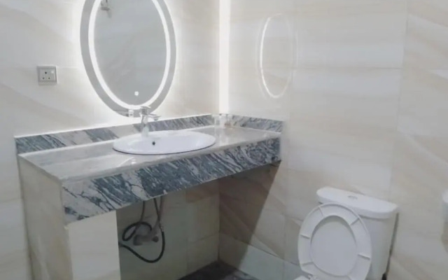 Bon Hotel Platinum