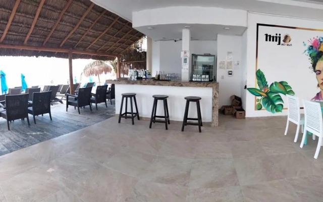 Luciana Hotel & Beach Club