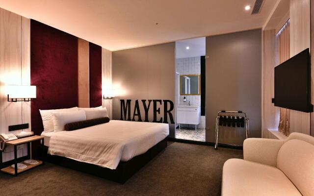 Mayer Inn