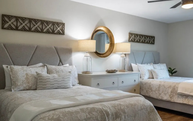 Scottsdale Waltann 3 Bedroom Home by RedAwning