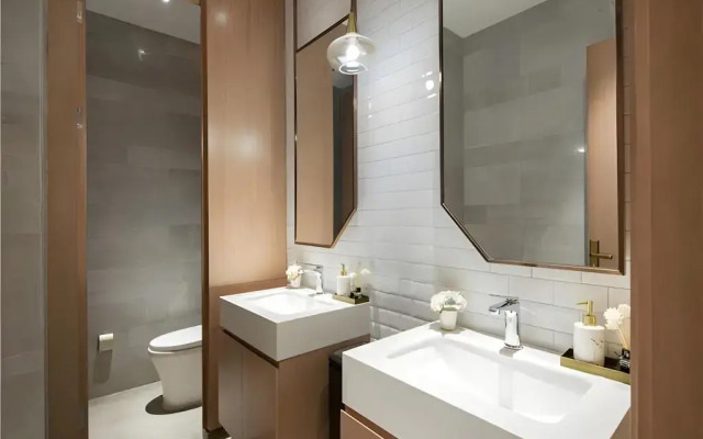 Borrman Hotel(Shanghai Hongqiao Railway Station National Exhibition Center Shop)