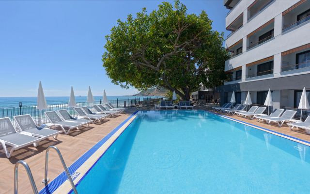 Floria Beach Hotel