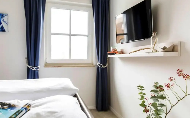 House by Bodden Lagoon With Sauna