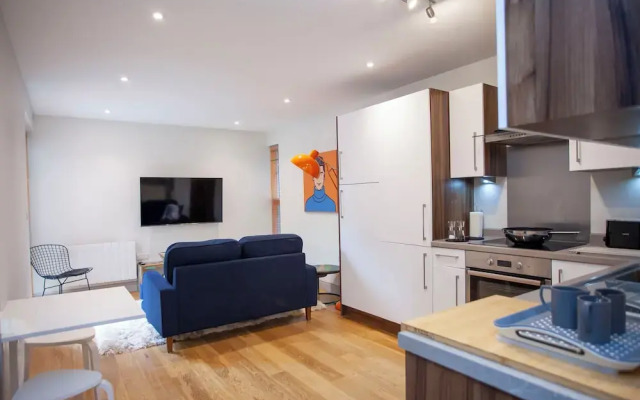 Higgihaus Cabot Mews Aparthotel