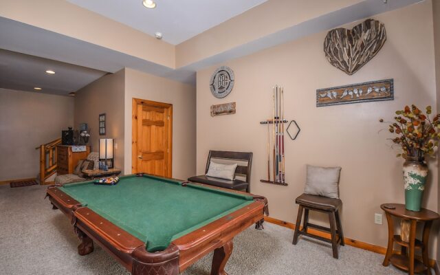 Pinnacle Retreat 5 Bedroom House