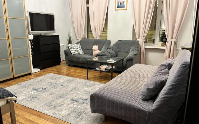 Апартаменты на Лермонтовском проспекте, 17