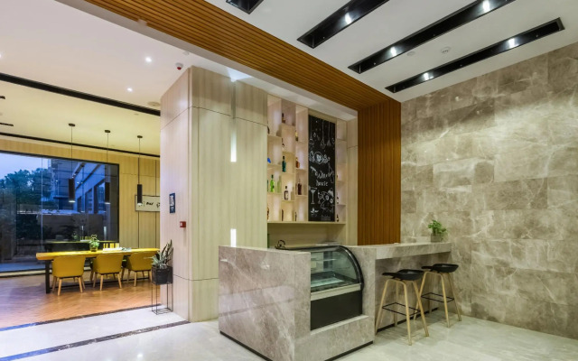 Atour Hotel Zhenjiang Railway Station Nanxu Avenue