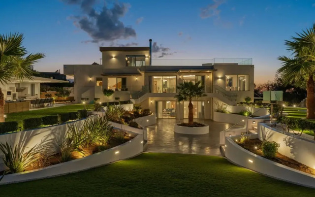 Luxury Villa Zakkallin - With Amazing View