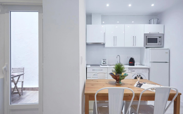 LEEWAYS APARTMENT in ZURITA