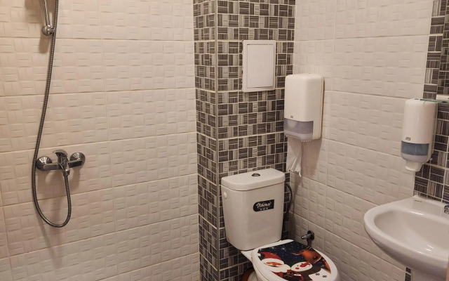 Colonel apartment 963