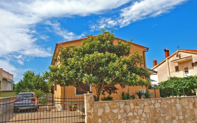 Apartment 21
