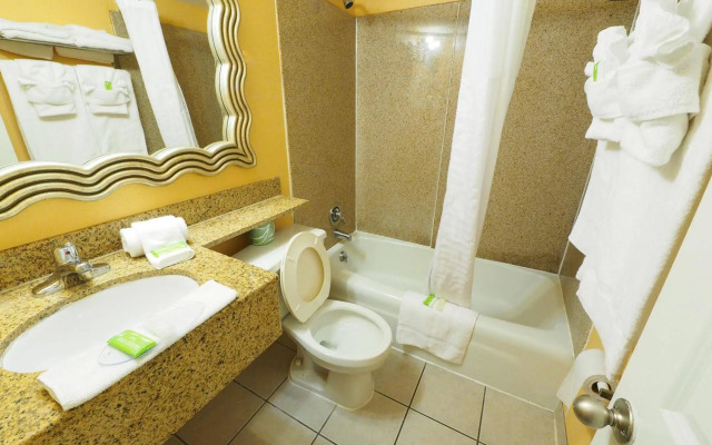 Seashire Inn & Suites