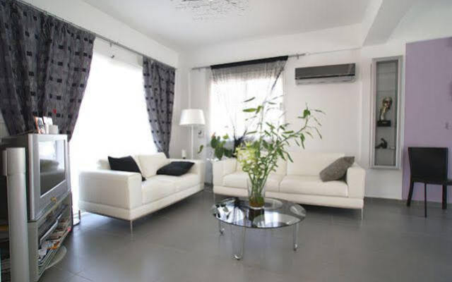 3 Br Villa Dione - Chg 8887
