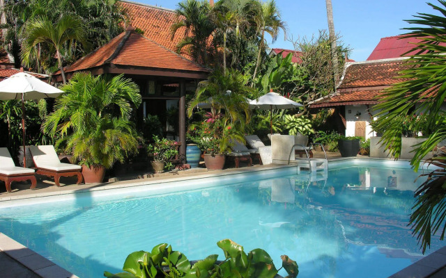 White House Beach Resort And Spa