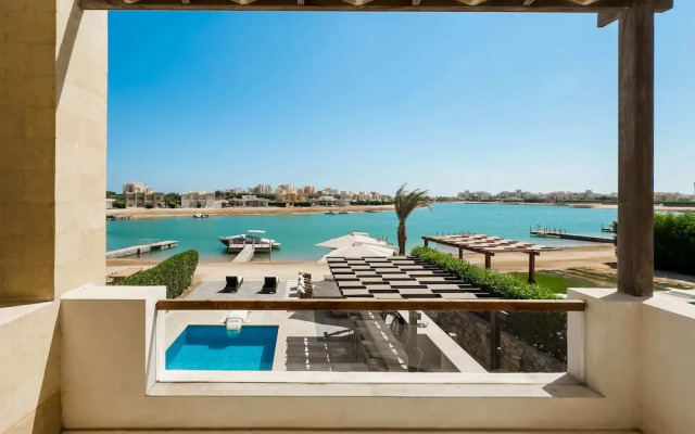 Xuru Stays I Posh & Eclectic 4 BDR Villa @ Fanadir Bay