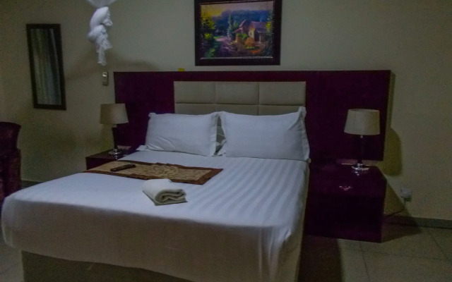 Four Pillars Lodge