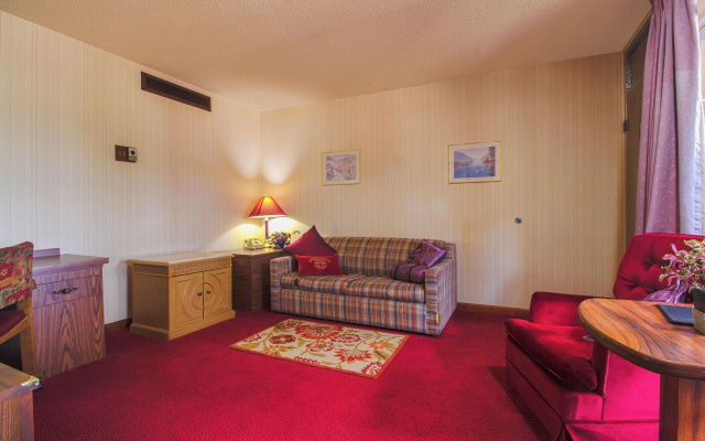 HomeTown Inn by OYO - Liberal, KS