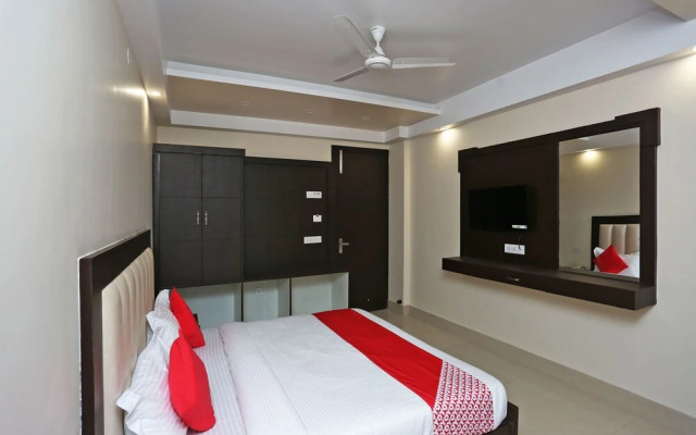 OYO 30916 Agk Residency