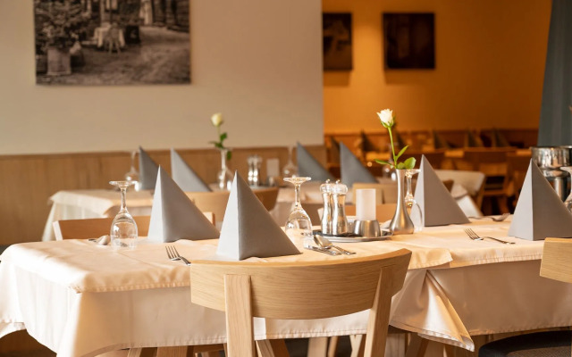 Emma Deluxe Aparthotel