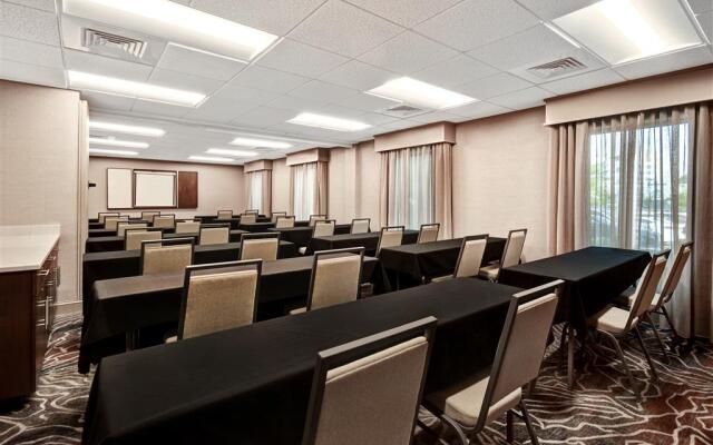 Hampton Inn & Suites Alexandria