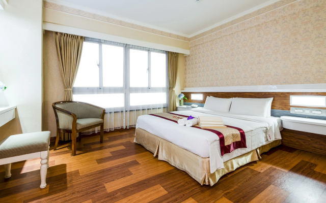 Ever Luck Hotel