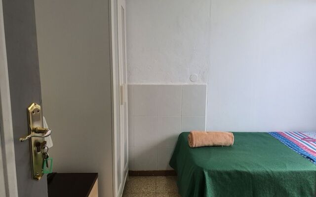 Low Cost Room Las Llaves 3