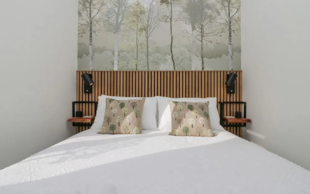 Watch Tree Apartment