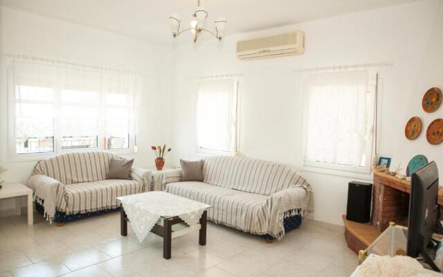 #FLH - Traditional House 1, Kastri