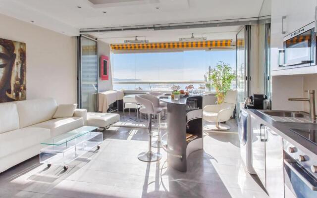 Nice & bright studio with veranda & parking in Villeneuve-Loubet - Welkeys