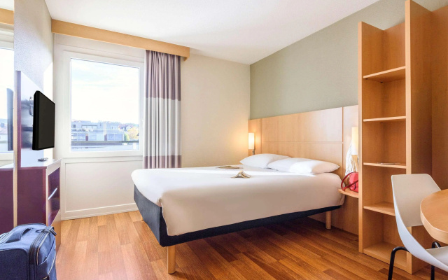 ibis Lausanne Crissier – Guest Rooms – Crissier