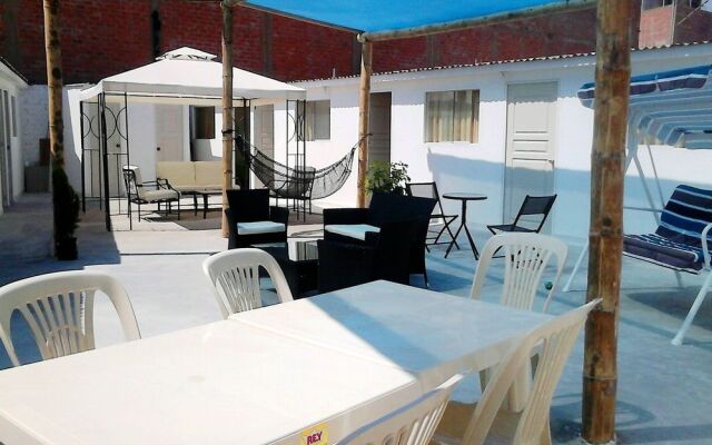 Icthus Paracas Backpacker House