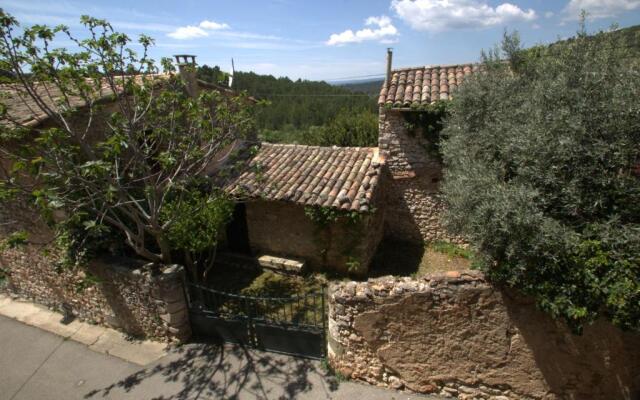 Luxurious Provencal Village House, Walk to Village Pool